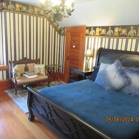 Hummingbird Gardens B&B Лейдисмит Екстериор снимка
