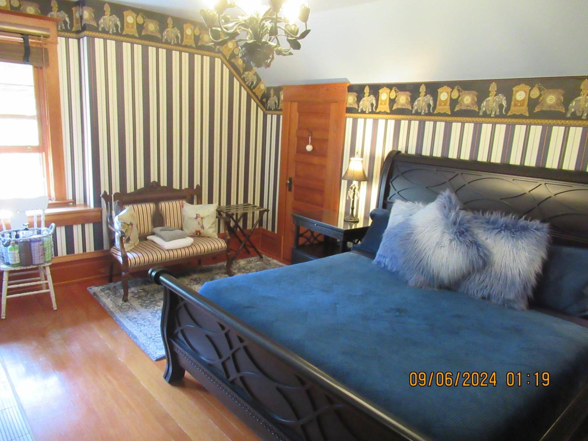 Hummingbird Gardens B&B Лейдисмит Екстериор снимка